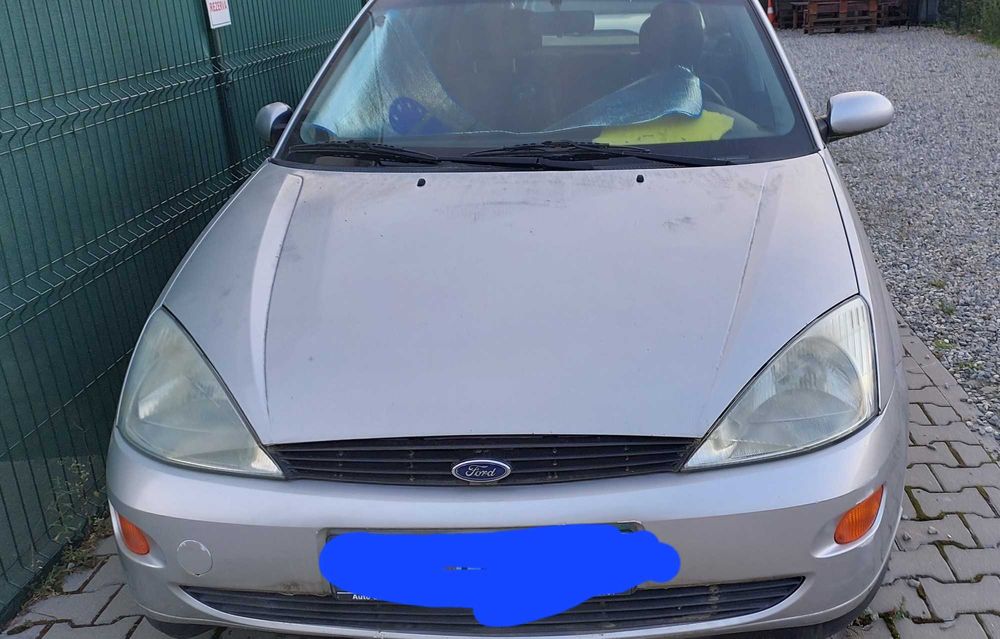 Vând Ford Focus Break an fabricație 2000 , înmatriculat
