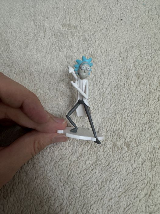 Продам фигурку Рика из сериала "Рик и Морти"