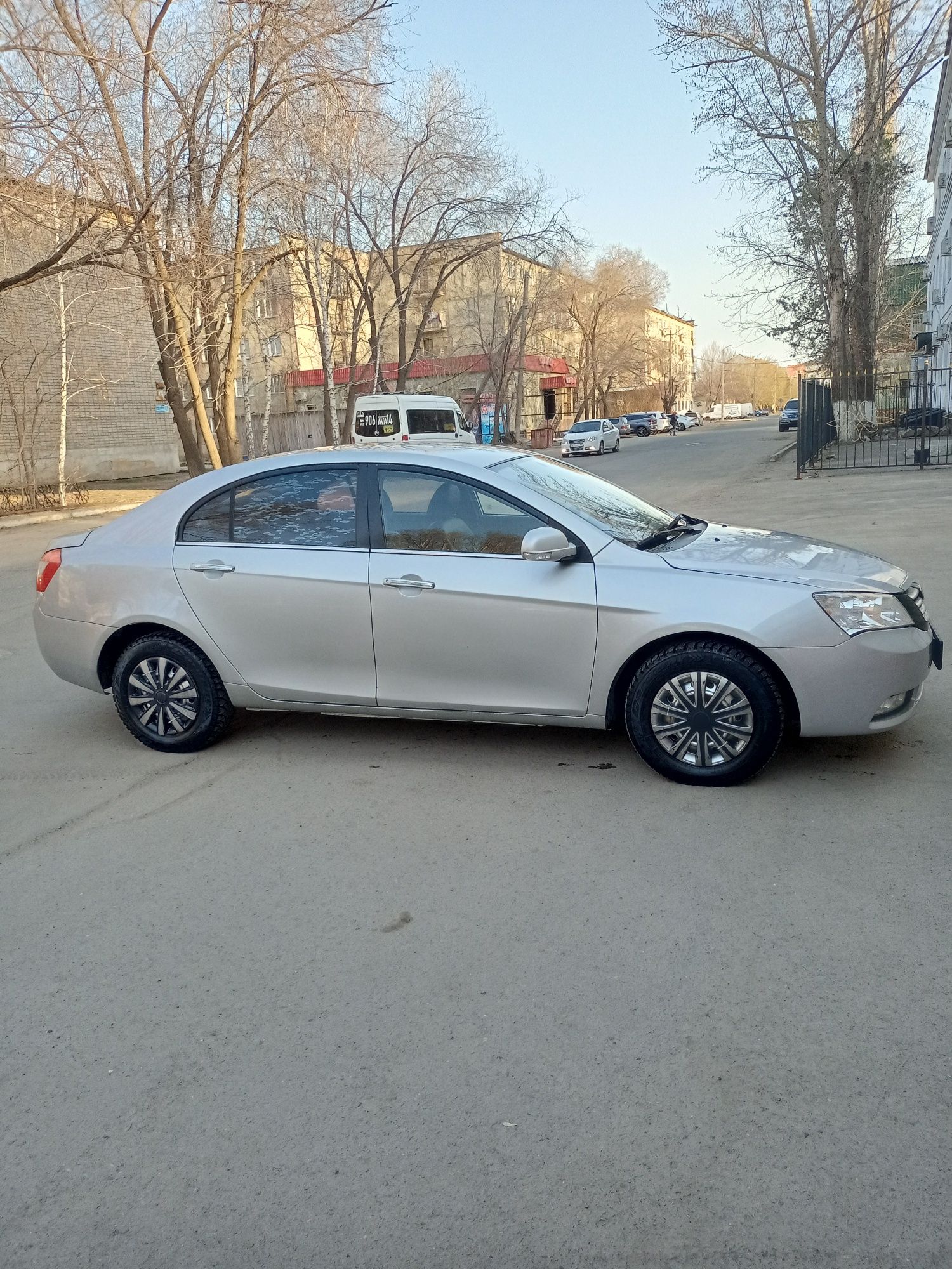 Geely Emgrand EC7