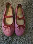 Обувки на марката Gucci