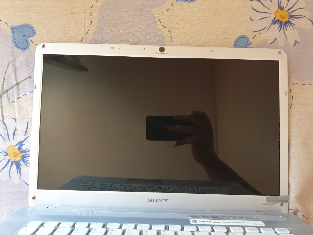 Продавам лаптоп Sony Vaio