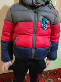 Куртка Детские 5 , 6 летней приблизительно kurtka 5, 6 yosh bolaga