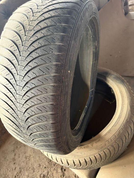 235/45/R18 ЗИМНИЕ ШИНЫ 2 штук