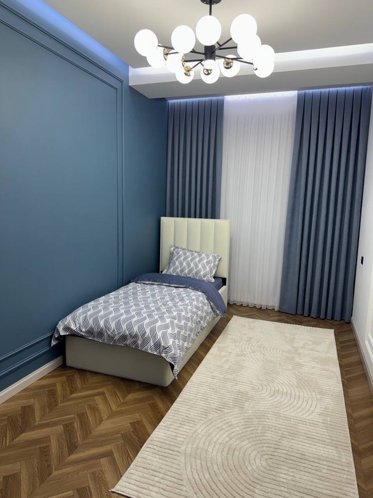 Srochno Sotiladi Oq saroy 3/3/8 yangi remont 87m2