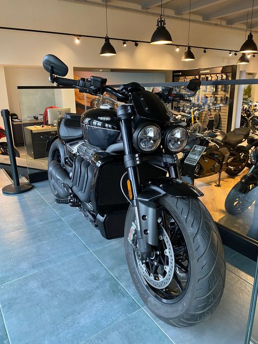 Motocicleta Triumph Rocket 3 Storm R Second 2025