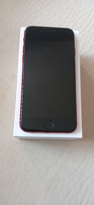 IPhone 8 128GB телефона е като нов без забележки с чисто нова батерия