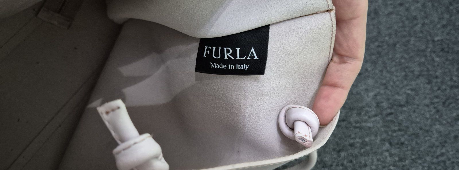 Розова дамска чанта Furla