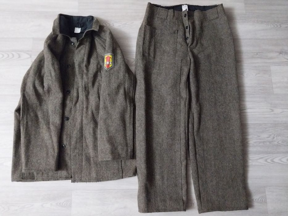 Продам суконный костюм