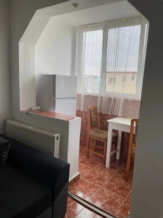 Garsoniera spațioasă de închiriat