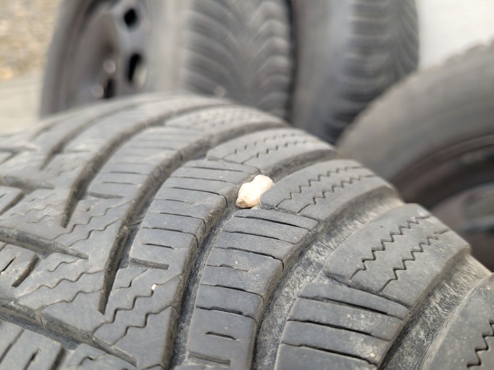Janta Tabla cu Anvelope Iarna Hankook 195/65 R15