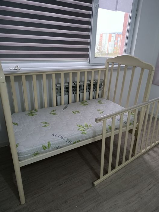 Детская кровать с матрасом