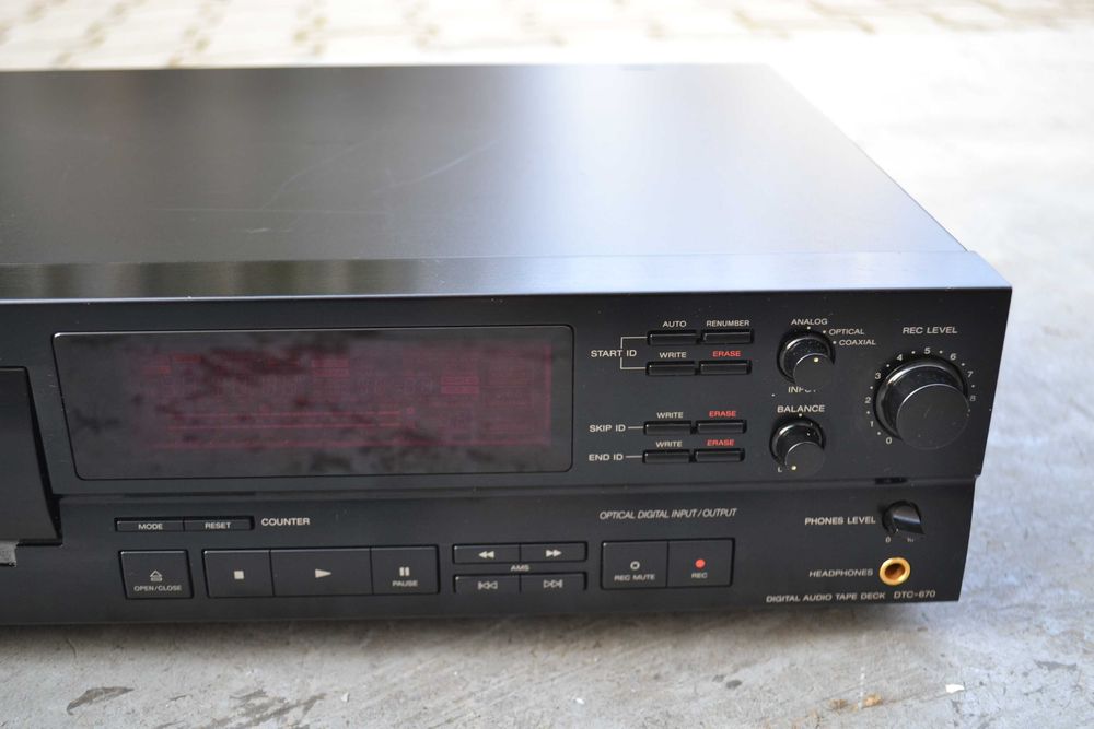 DAT Sony DTC 670