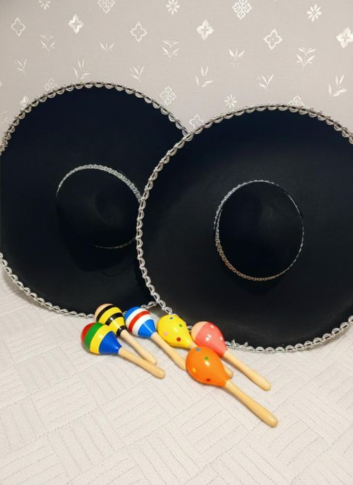 Сомбреро и маракасы совершенно новые