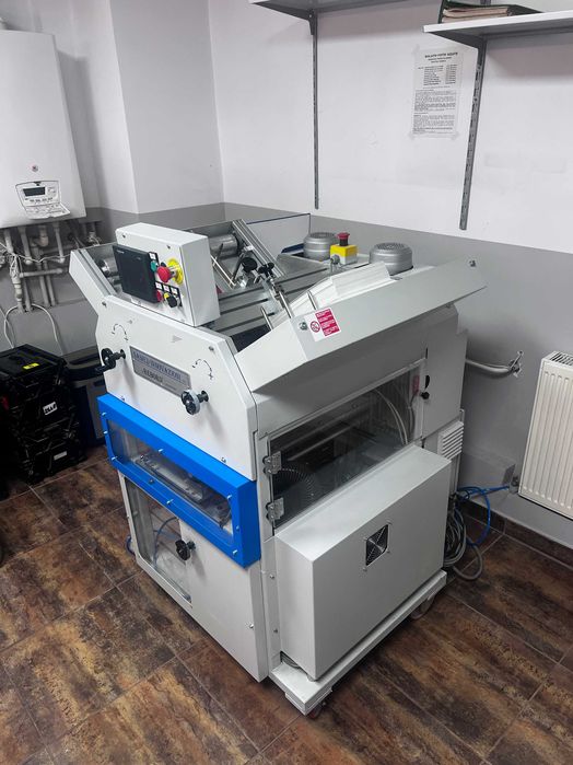 Masina automata de legat nucleu albume foto Samed Photofast