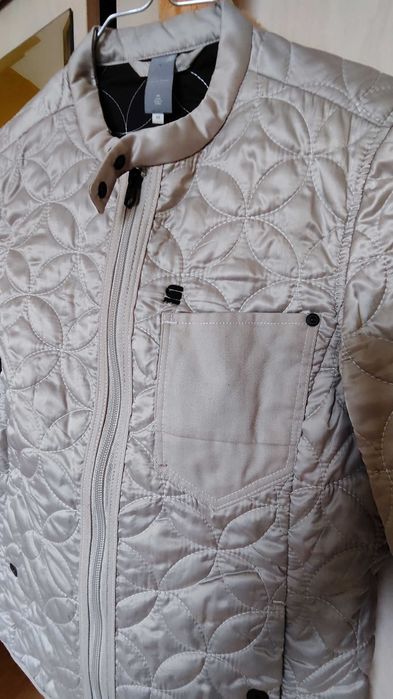 Яке g-star xs размер ,перфектно състояние.От мишница до мишница 36см.