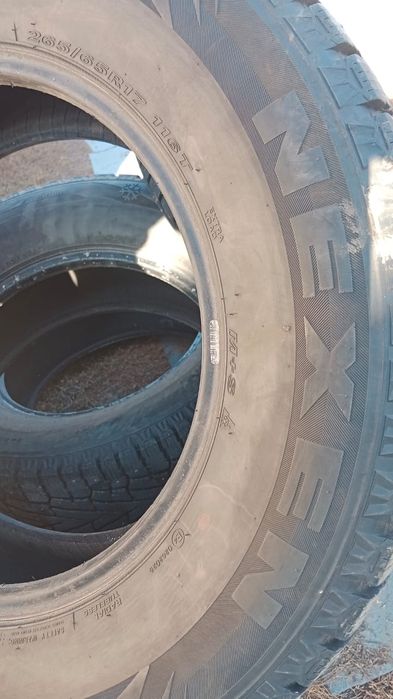 Продам б/у зимние шины, размер 265/65/R17
