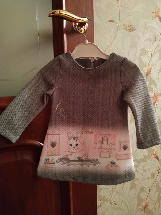 Продам платье на девочку до года