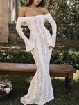Rochie R02 Alba Lunga Cu Maneci Lungi Largi