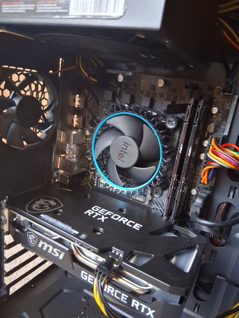 i3 13100f RAM 32GB DDR5 RTX 3050 8GB SSD 256GB