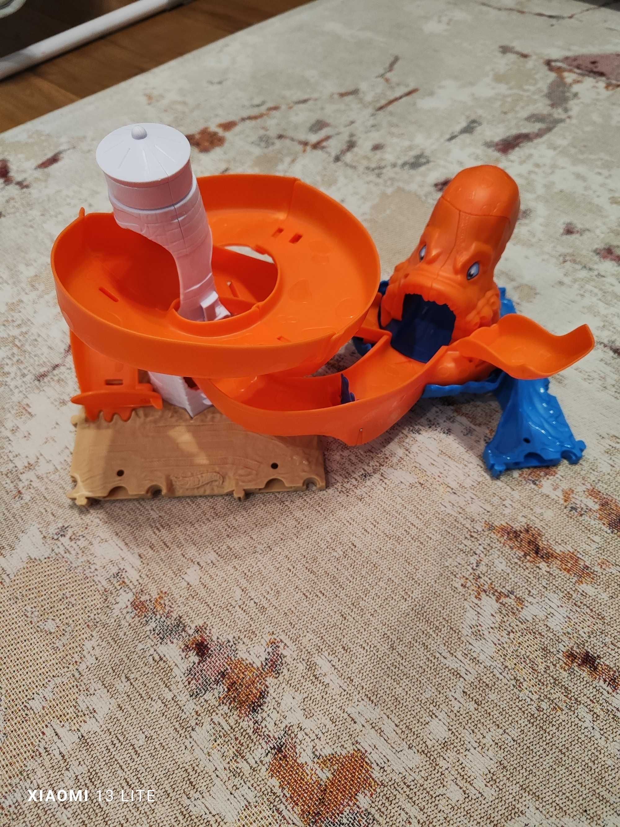 Части от града на Hot wheels.