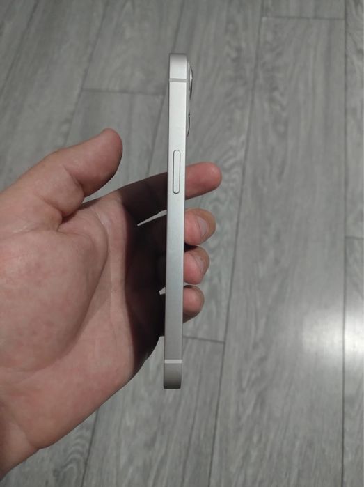 iPhone 13 128GB Alb