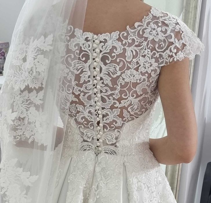 Rochie de mireasa tafta