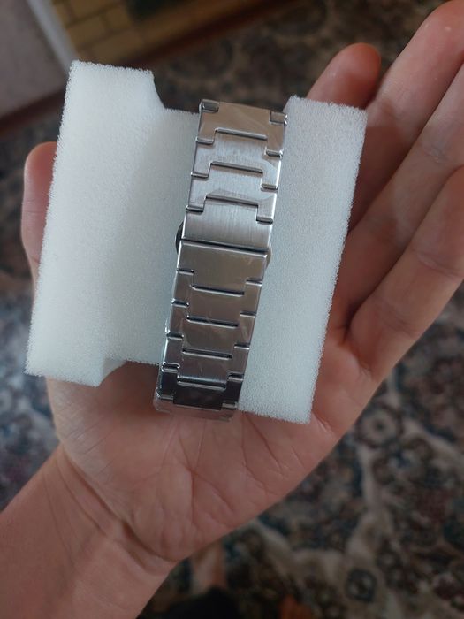 Tissot PRX yangi soat sotiladi arzonga