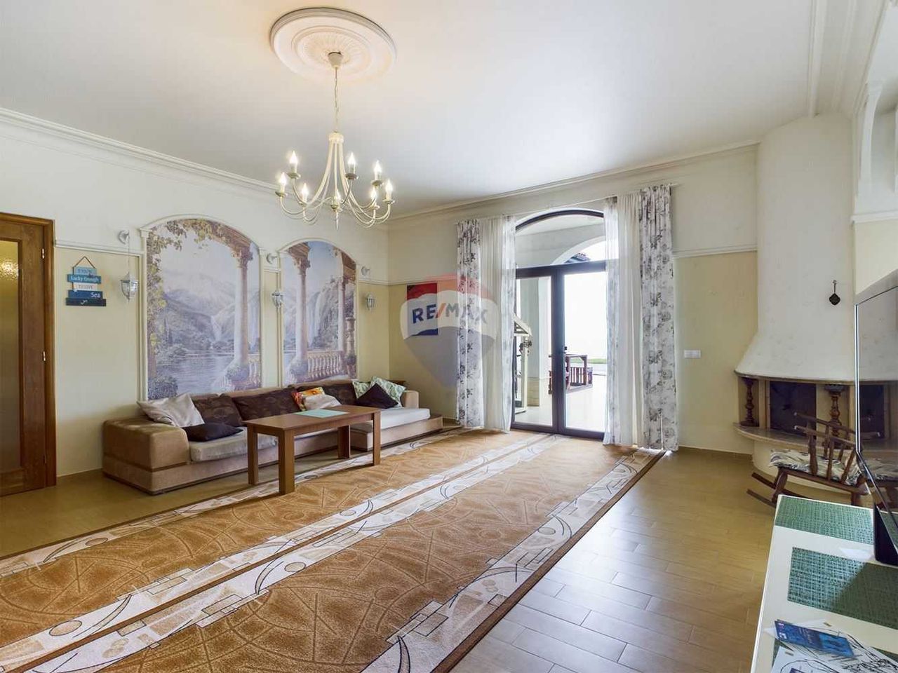 Продава се Къща в Балчик - 223 кв.м за 2691 €/кв.м - Снимка #1
