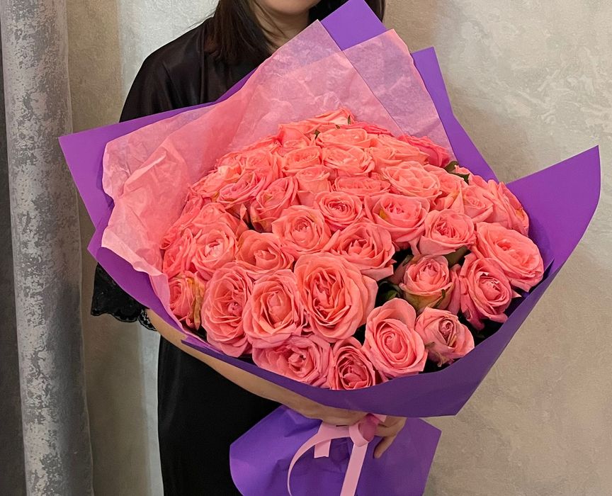 Продам букет из 51 роз, 10000. ПИСАТЬ по ватсапу