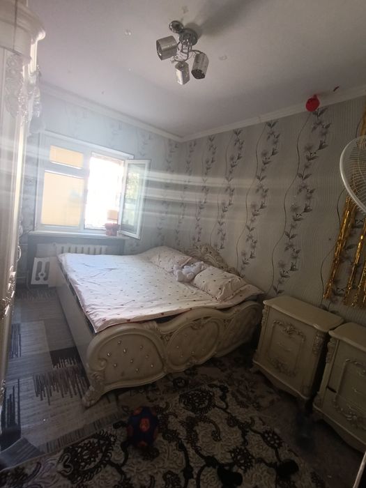 Kadshva bozor 86 bogʻcha  ropparasida 3 hona yevra remont dom