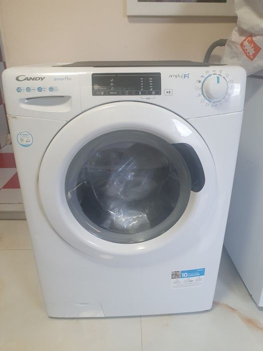 MAȘINĂ de spălat 10kg  menționez că are o Curgere jos nu știu ce are