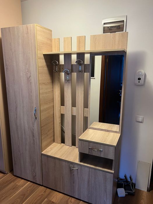 Cuier de hol cu dulap