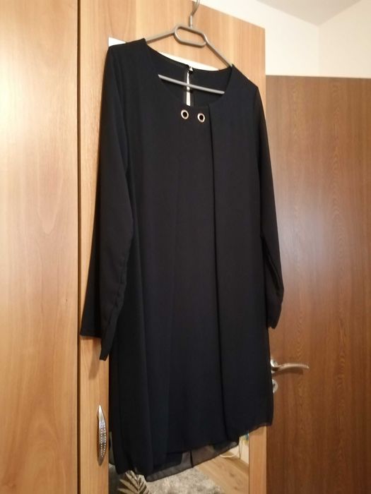 Vând rochițe elegante