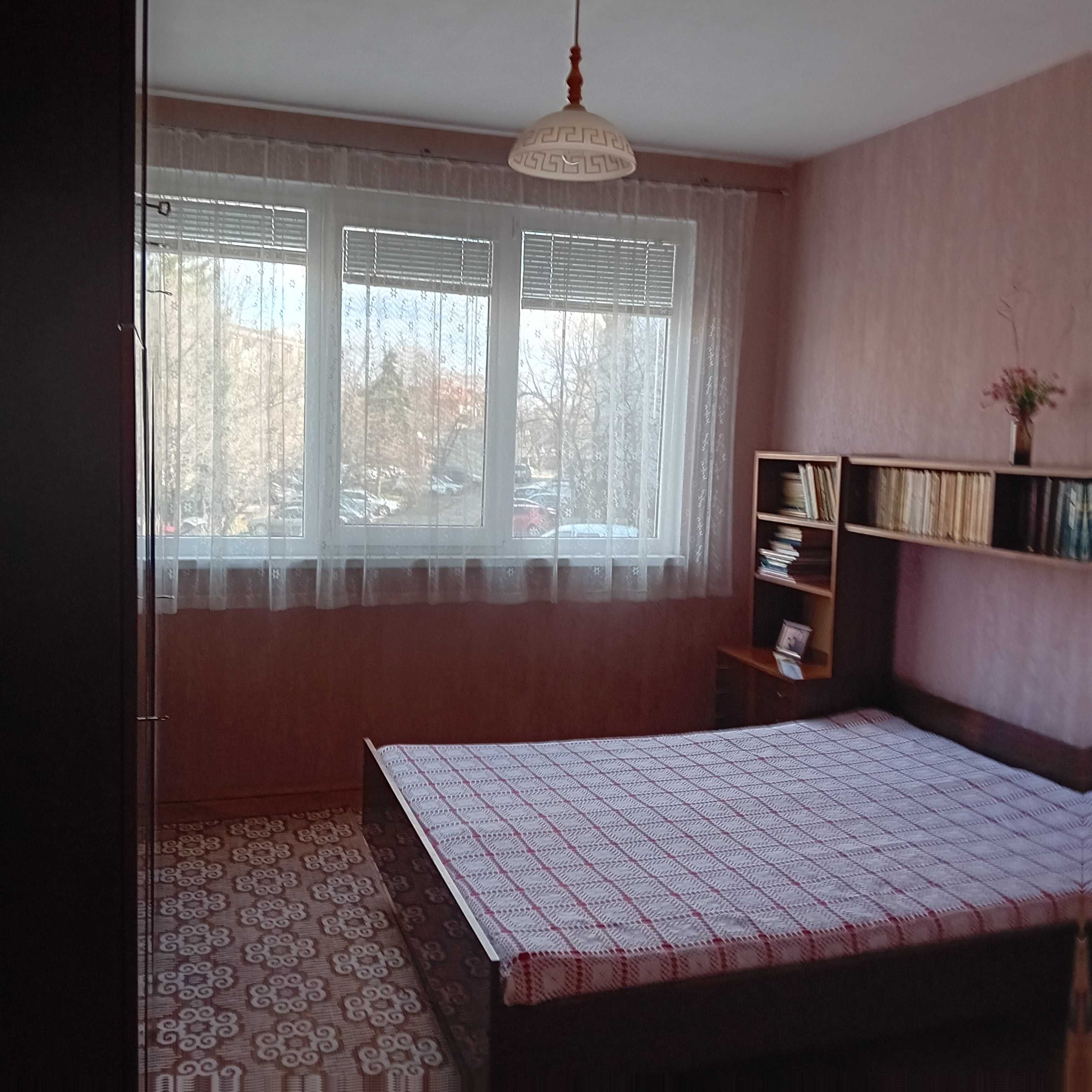 Продавам двустаен апартамент