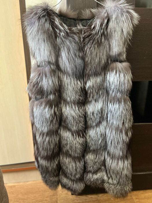 Продам жилетку из чернобурки