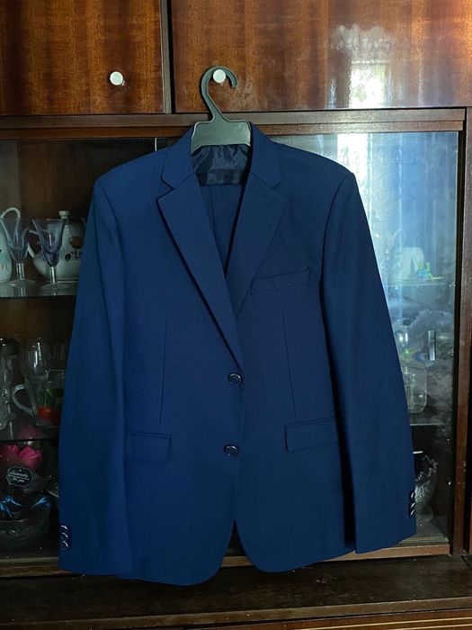 Костюм мужской 48 размер