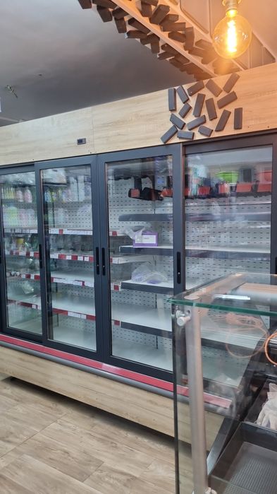 Vitrina  lactate / bauturi