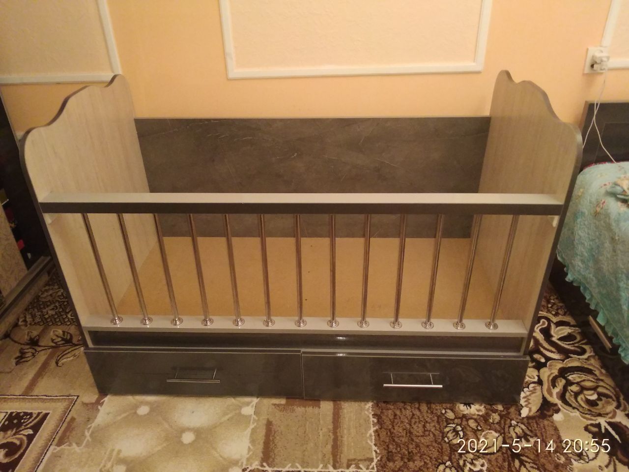 Болалар учун кроват сотилади. Продаётся кровать для детей.