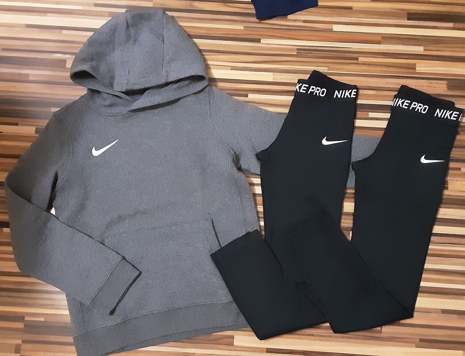(XS) NIKE PRO оригинални клинове(30лв) и худи(45лв)