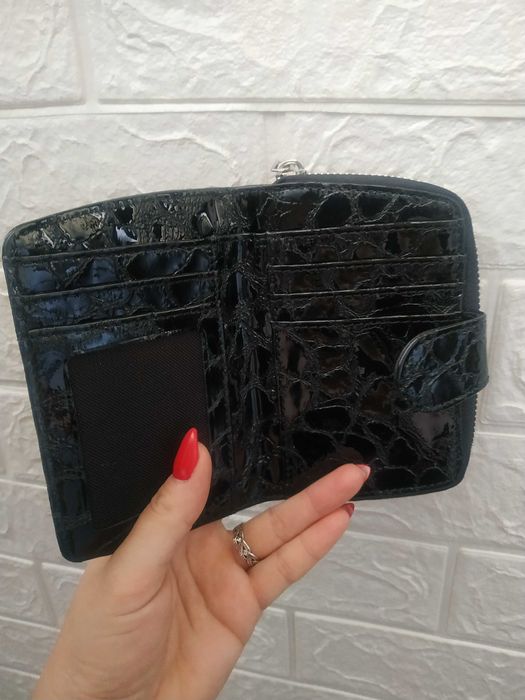 Дамски портмонета