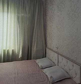 Медгородокда 2-хона 3-этаж яхши жойда