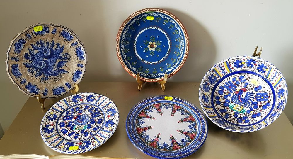 Farfurii/boluri vechi din ceramică italiană