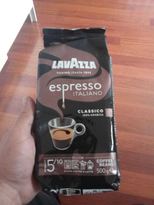 Vând cafea lavazza