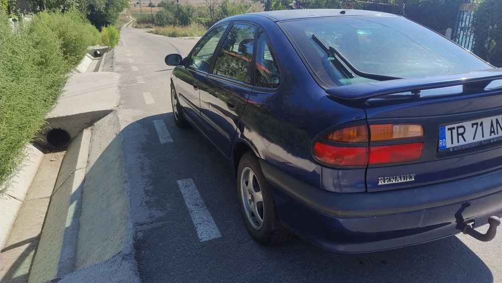 Vând Renault Laguna