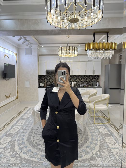 Продается платья новые