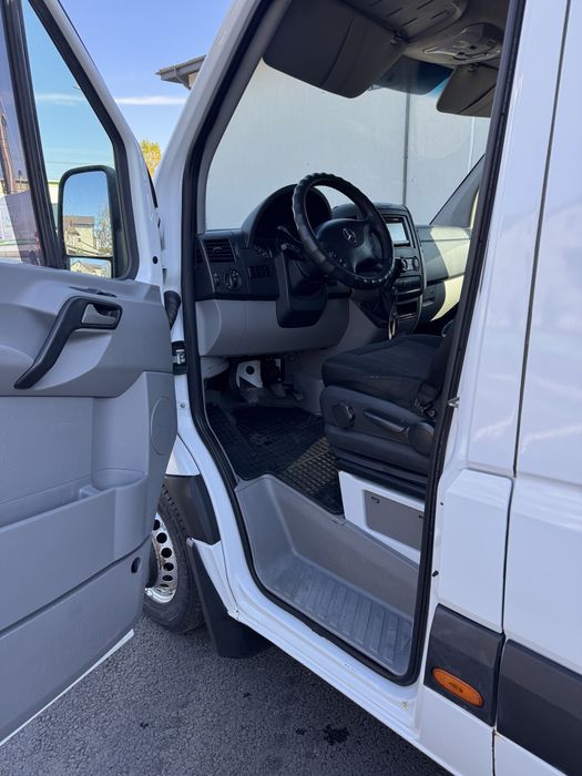 Mercedes. SPRINTER.  519