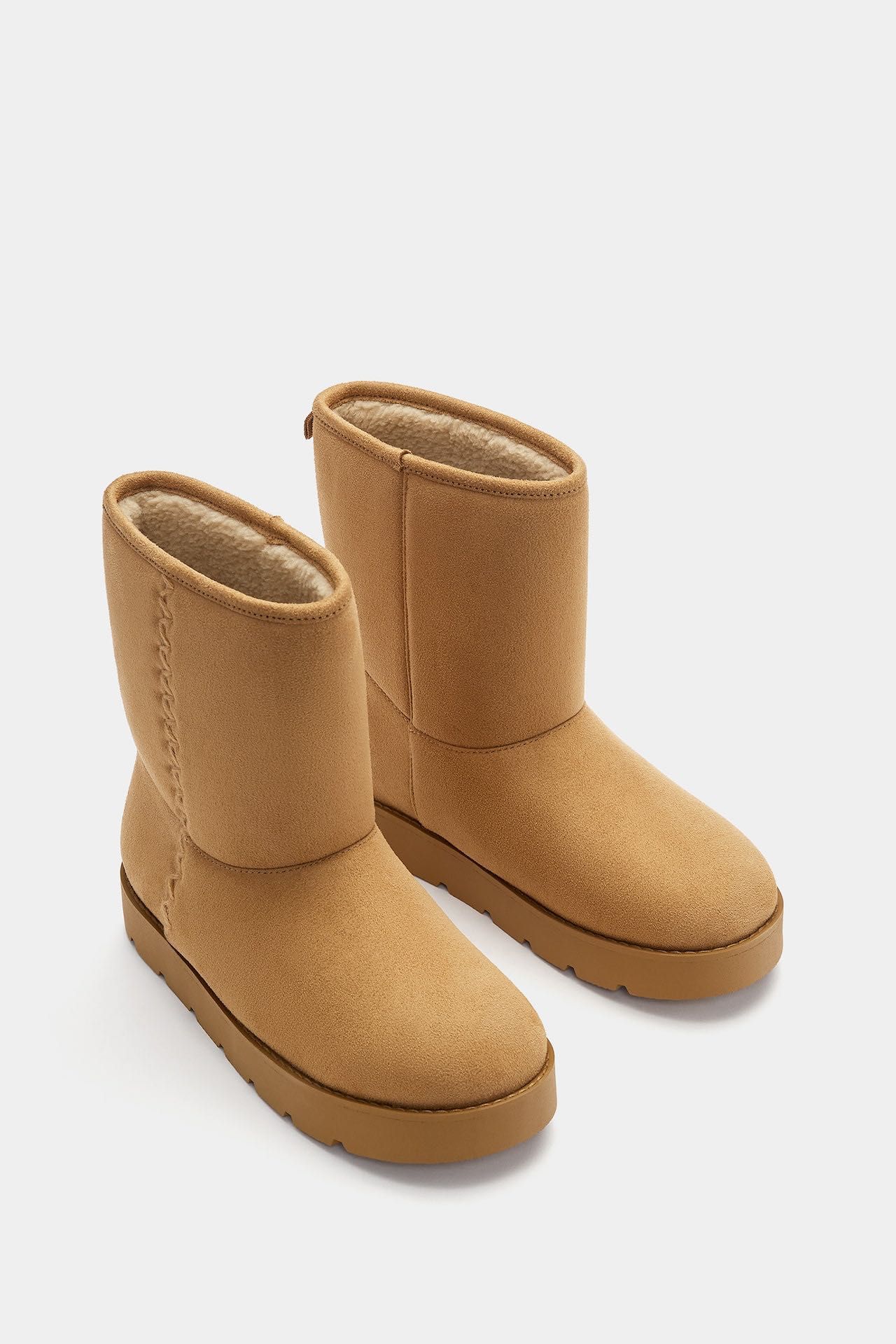 Ayollar Sapogi | Brend Pull&Bear Ботильоны на плоской подошве.