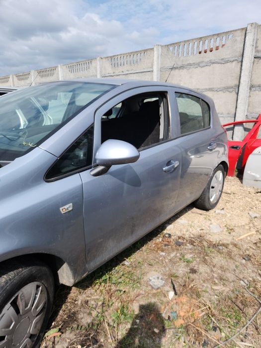 Vând piese opel corsa d oglinzi  usi