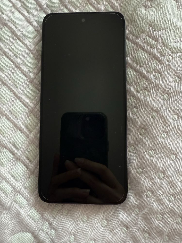 Xiaomi Redmi 13 с протектор и калъф