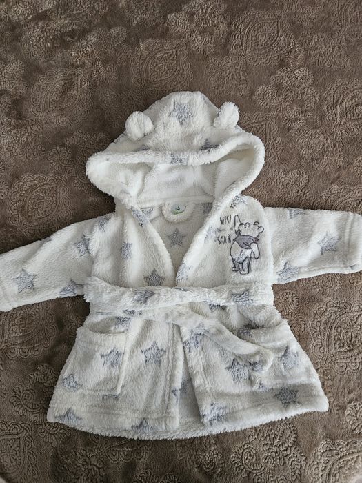 Оригинален бебешки халат за новородено на Disney baby. Като нов.